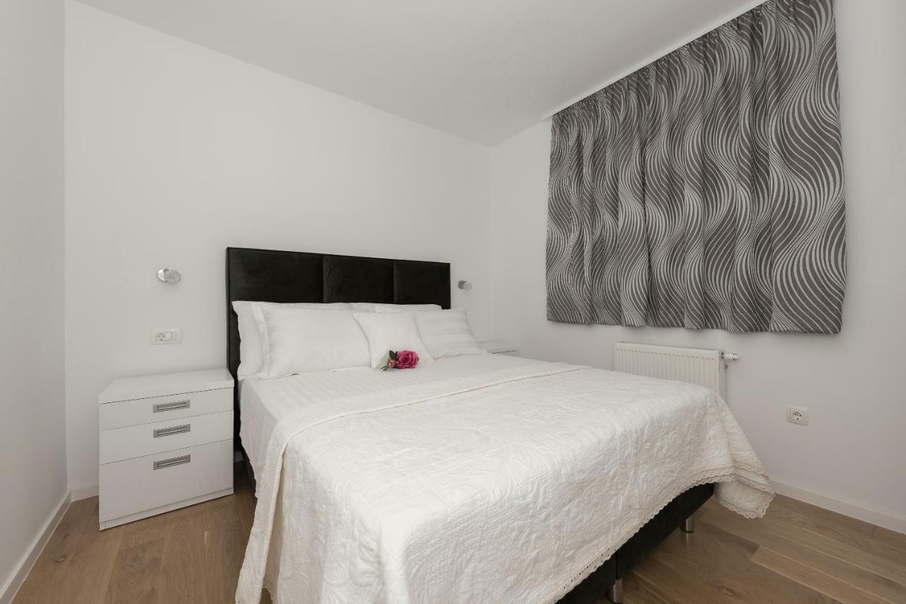 Appartamento Penthouse Jure Makarska Esterno foto